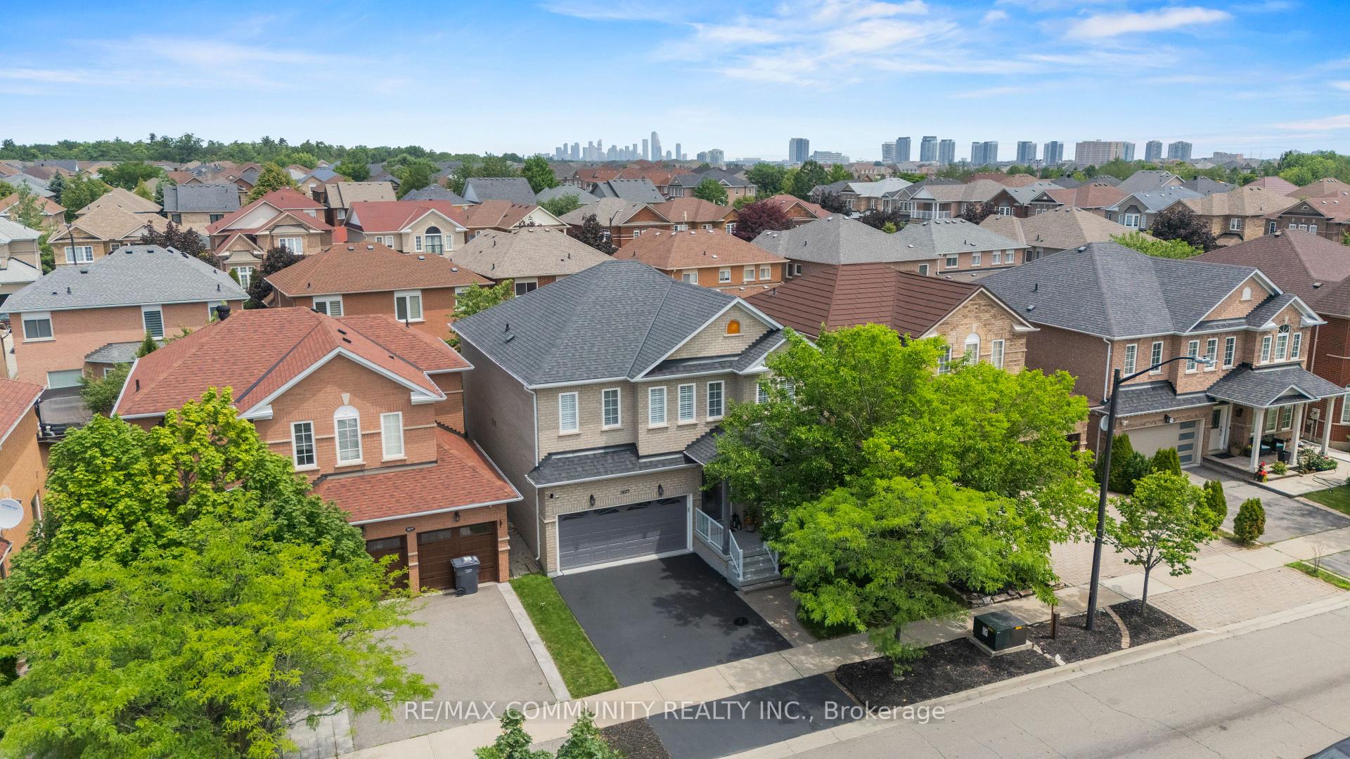 Photo 3 of 5673 Pegasus Street, Mississauga, Churchill Meadows — HOMEH