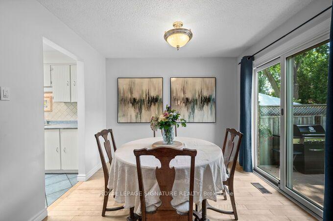 Photo 13 of 4212 Stonemason Crescent, Mississauga, Erin Mills — HOMEH