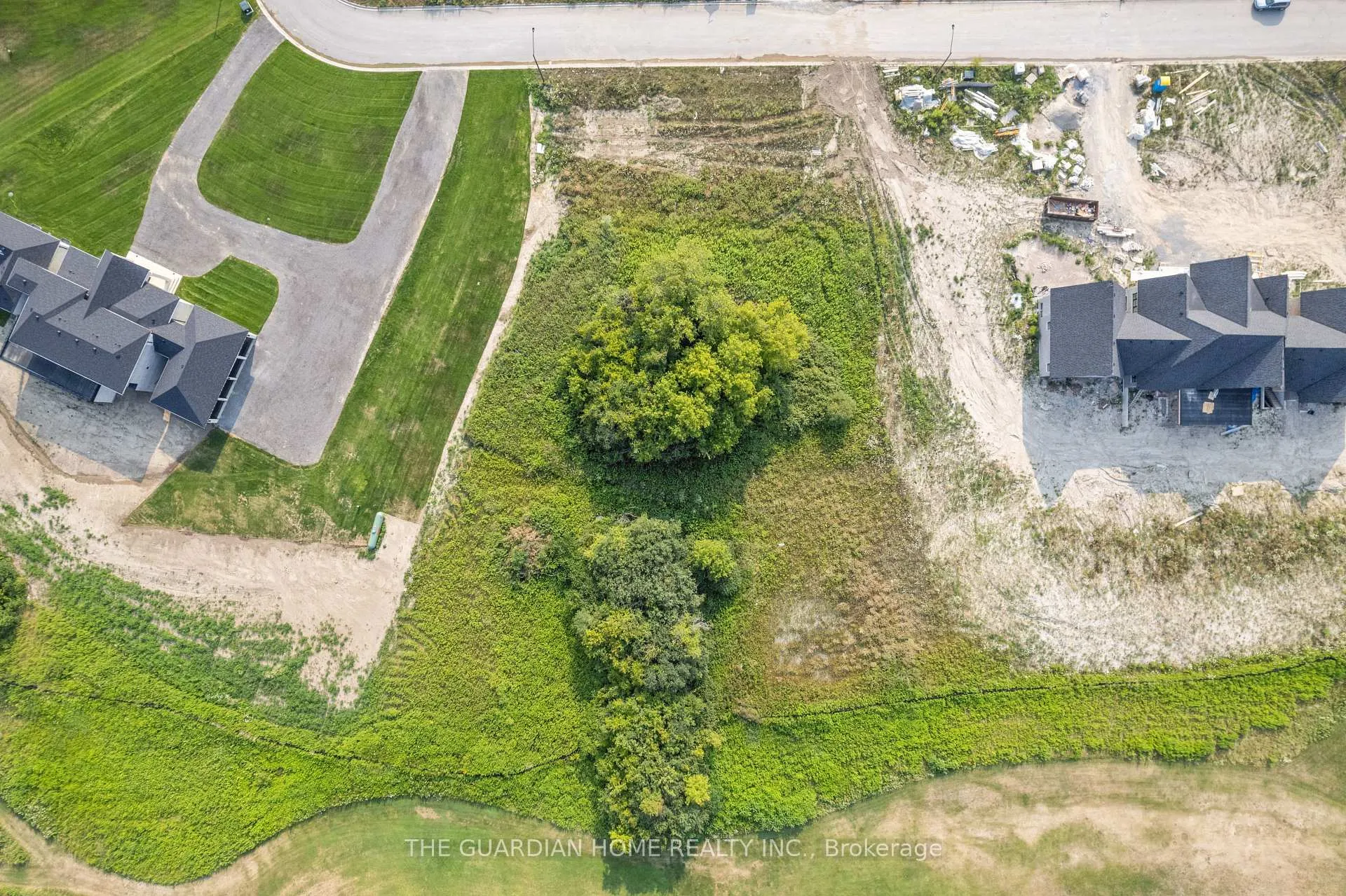 Photo 3 of 73 Franklin Crescent, Whitby, Rural Whitby — HOMEH