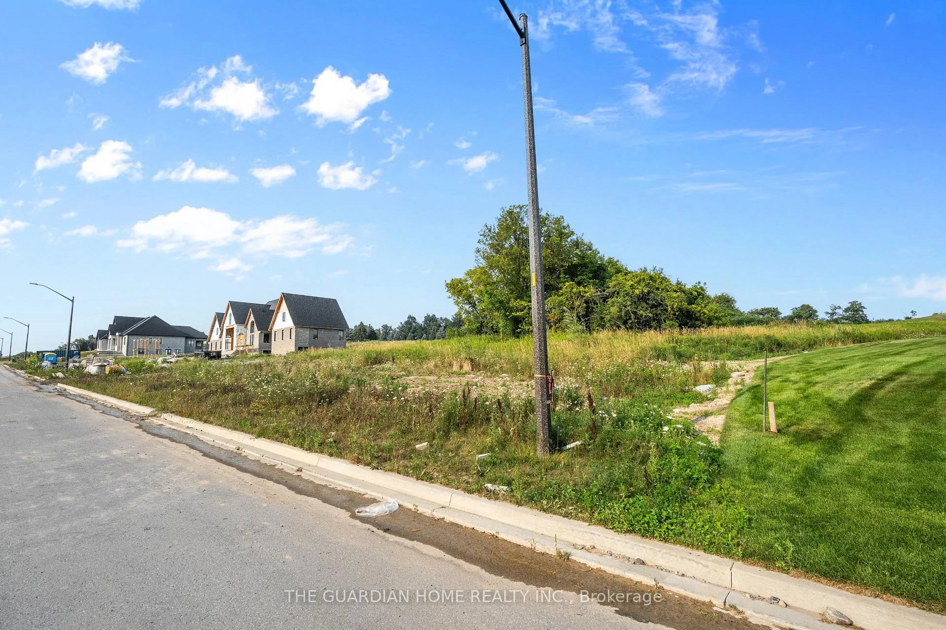 Photo 20 of 73 Franklin Crescent, Whitby, Rural Whitby — HOMEH