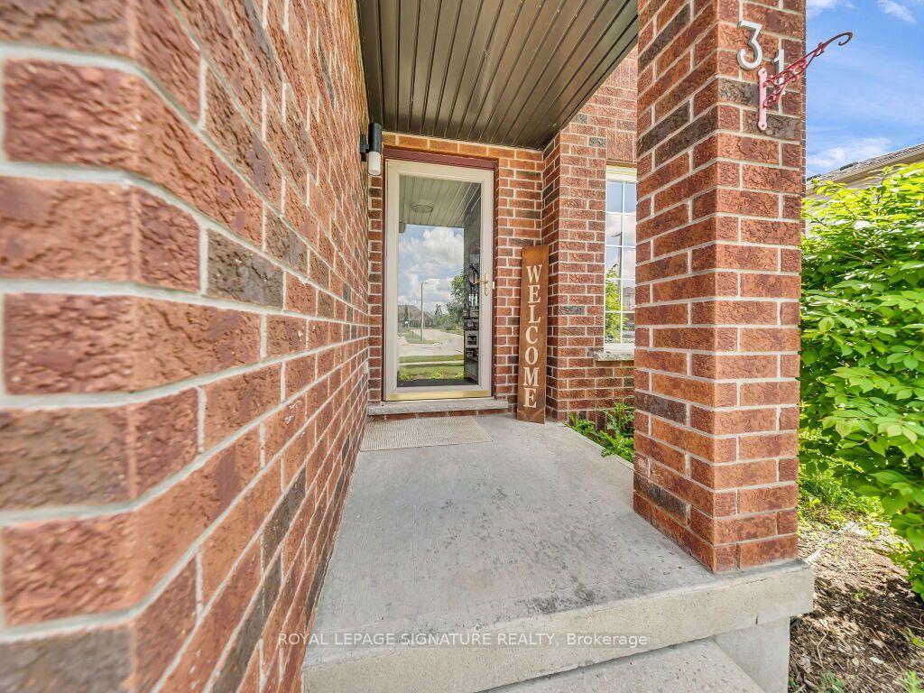 Photo 7 of 31 Ingram Drive, Guelph, Victoria North — HOMEH