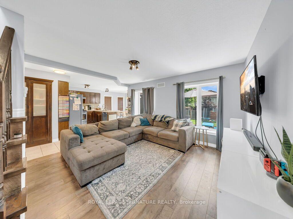 Photo 15 of 31 Ingram Drive, Guelph, Victoria North — HOMEH