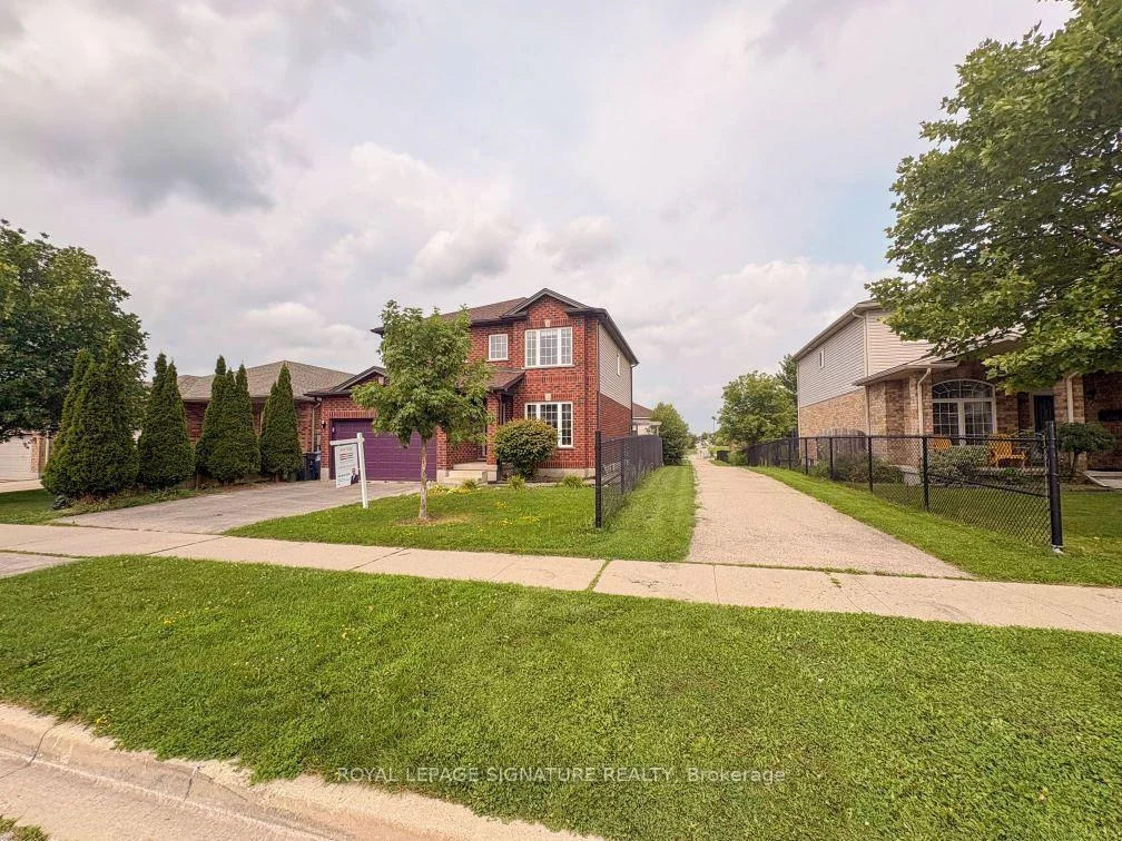 Photo 4 of 31 Ingram Drive, Guelph, Victoria North — HOMEH