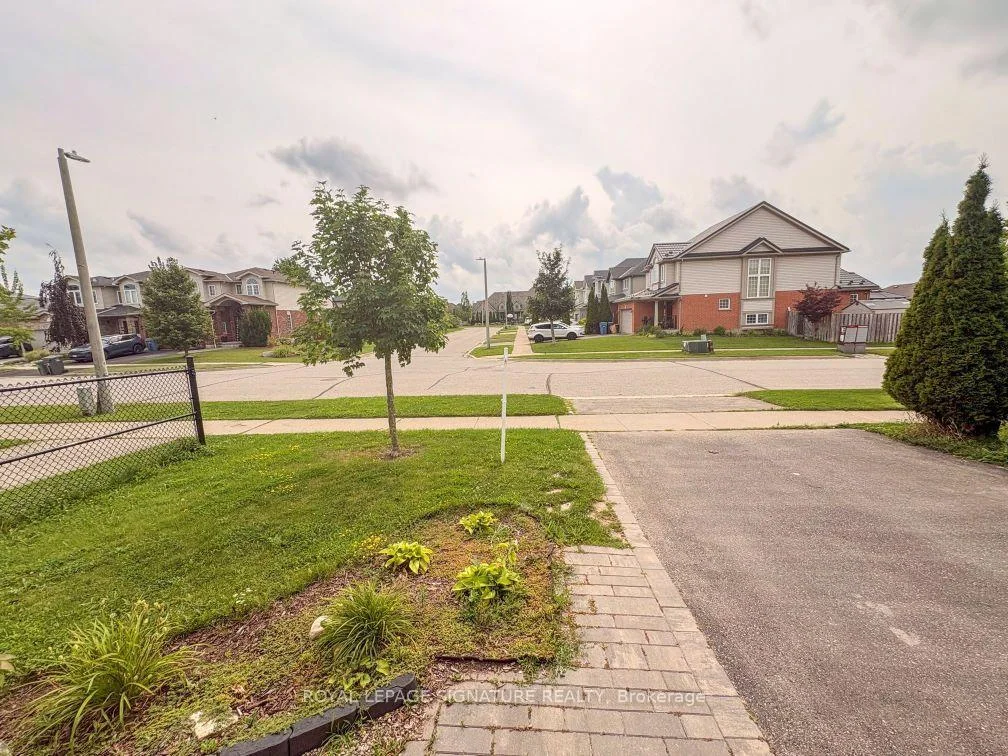 Photo 8 of 31 Ingram Drive, Guelph, Victoria North — HOMEH