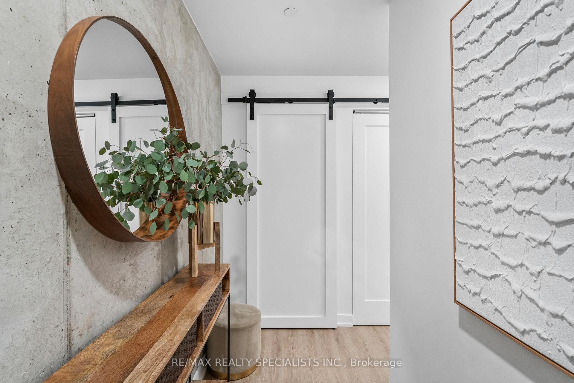Photo 3 of Unit 310, 205 Manning Avenue, Toronto, Trinity-Bellwoods — HOMEH