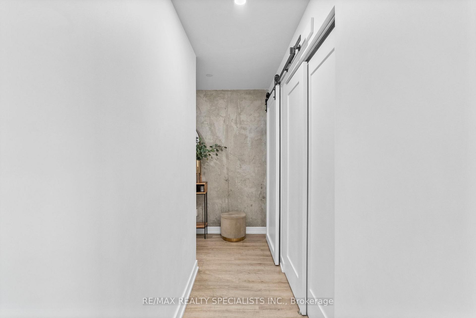 Photo 4 of Unit 310, 205 Manning Avenue, Toronto, Trinity-Bellwoods — HOMEH