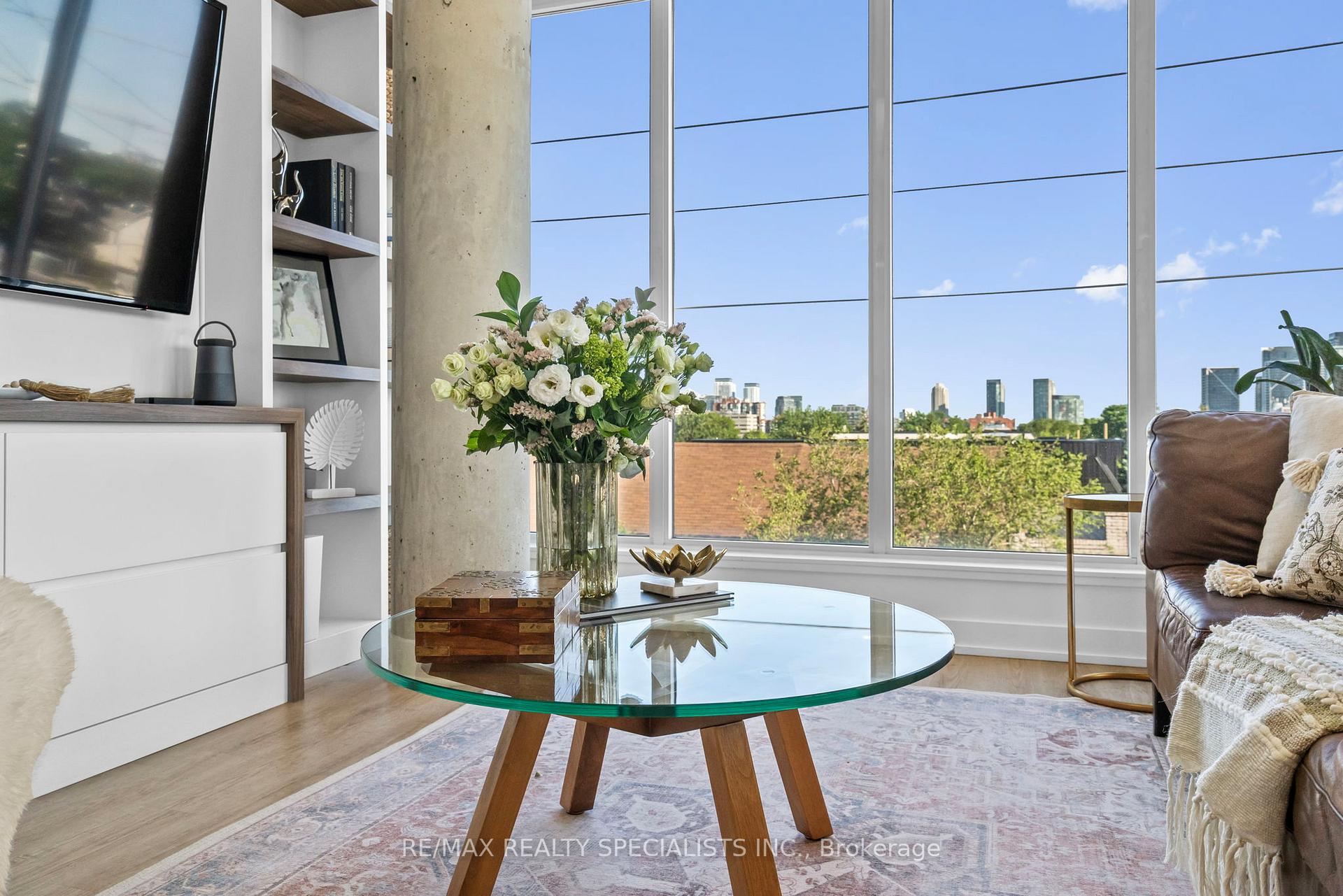 Photo 9 of Unit 310, 205 Manning Avenue, Toronto, Trinity-Bellwoods — HOMEH