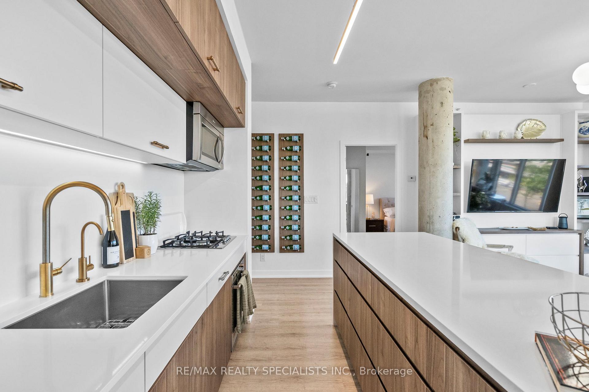 Photo 15 of Unit 310, 205 Manning Avenue, Toronto, Trinity-Bellwoods — HOMEH