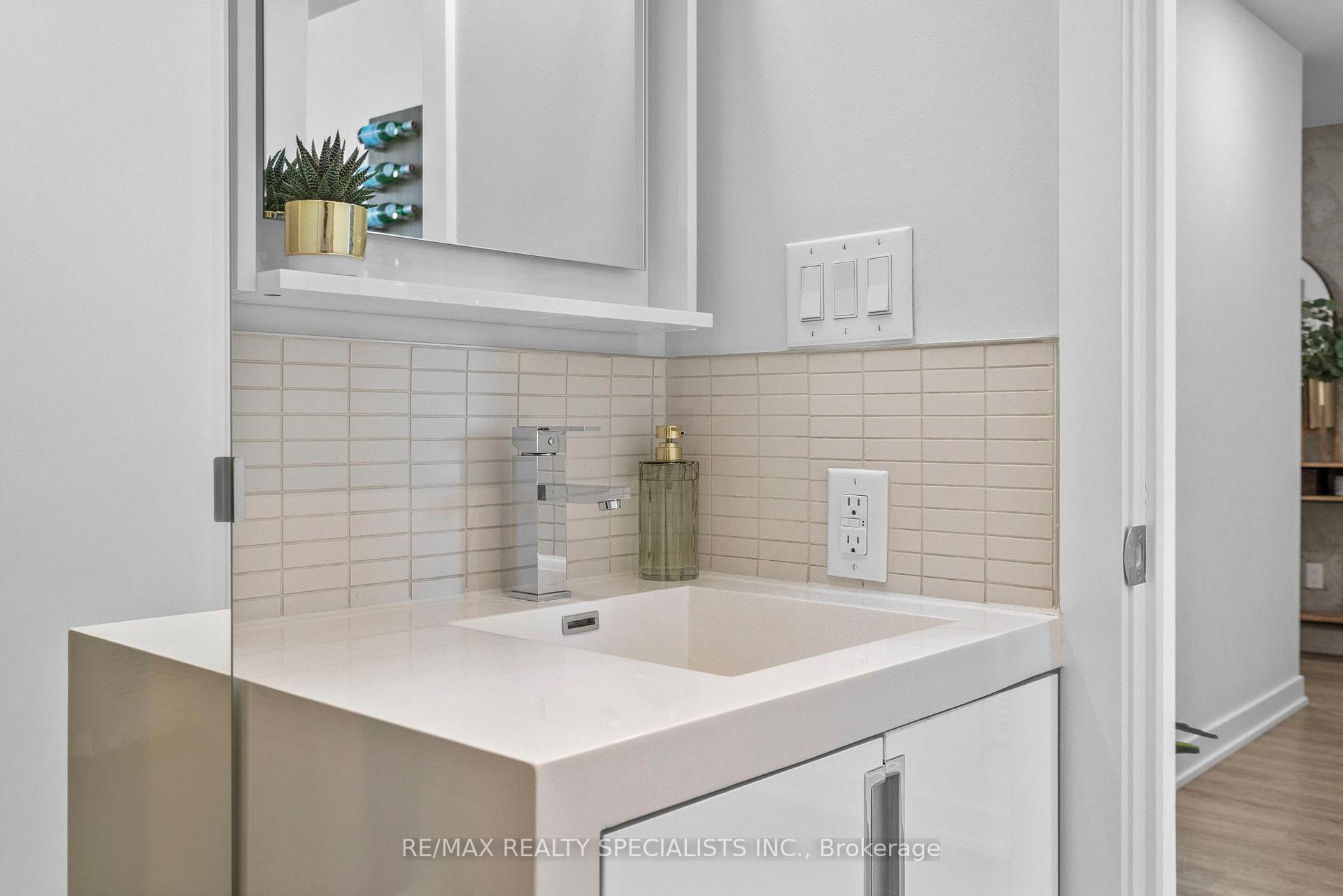Photo 34 of Unit 310, 205 Manning Avenue, Toronto, Trinity-Bellwoods — HOMEH