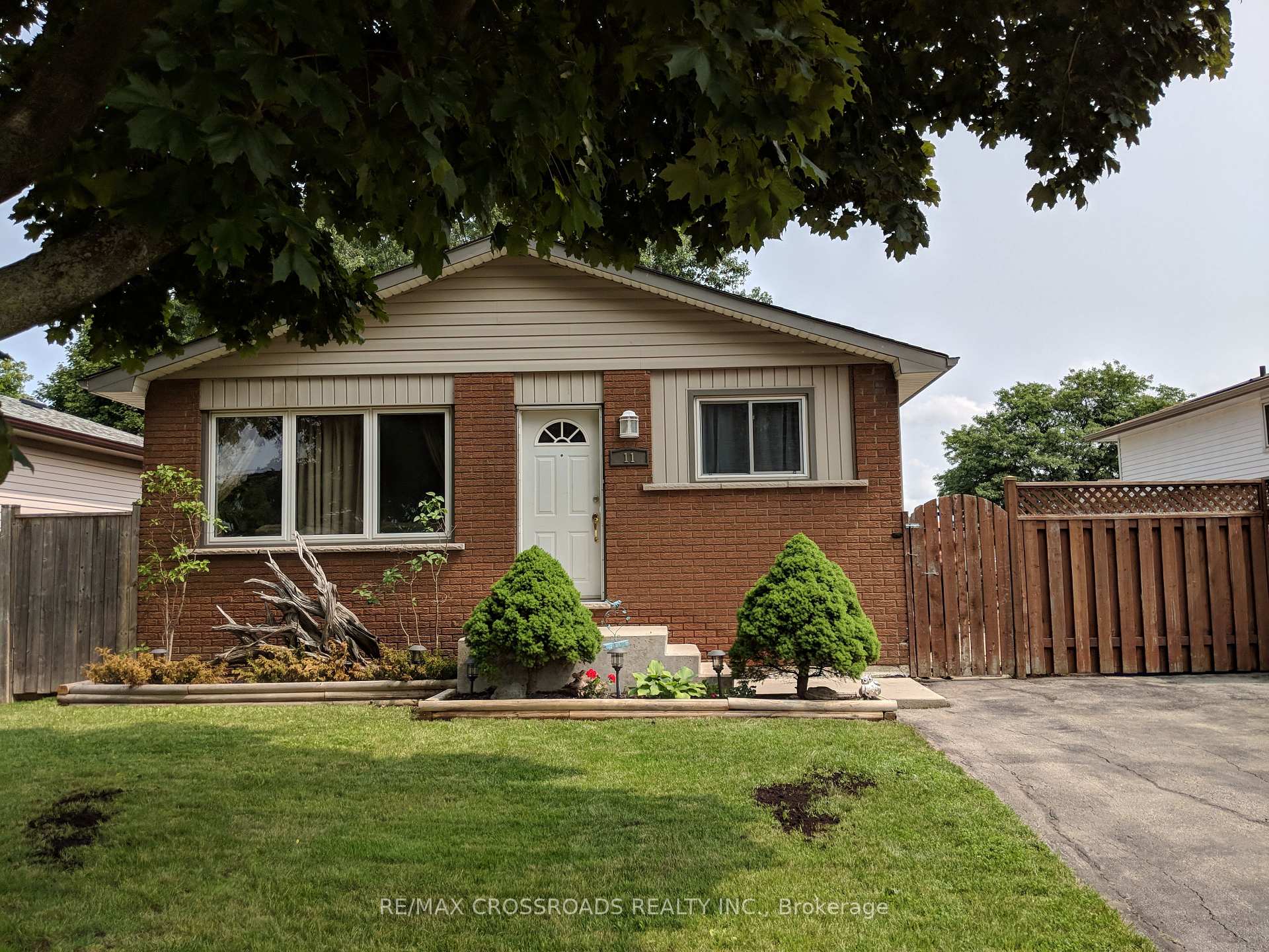 Photo 1 of 11 Lawnhurst Drive, Hamilton, Lawfield — HOMEH