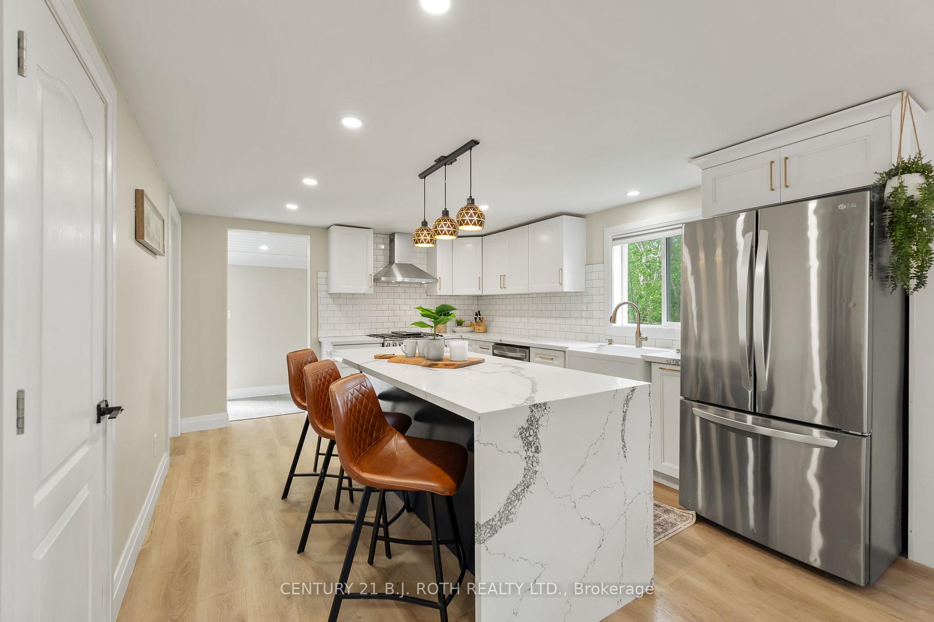 Photo 10 of 390 Arthur Street, Orillia — HOMEH