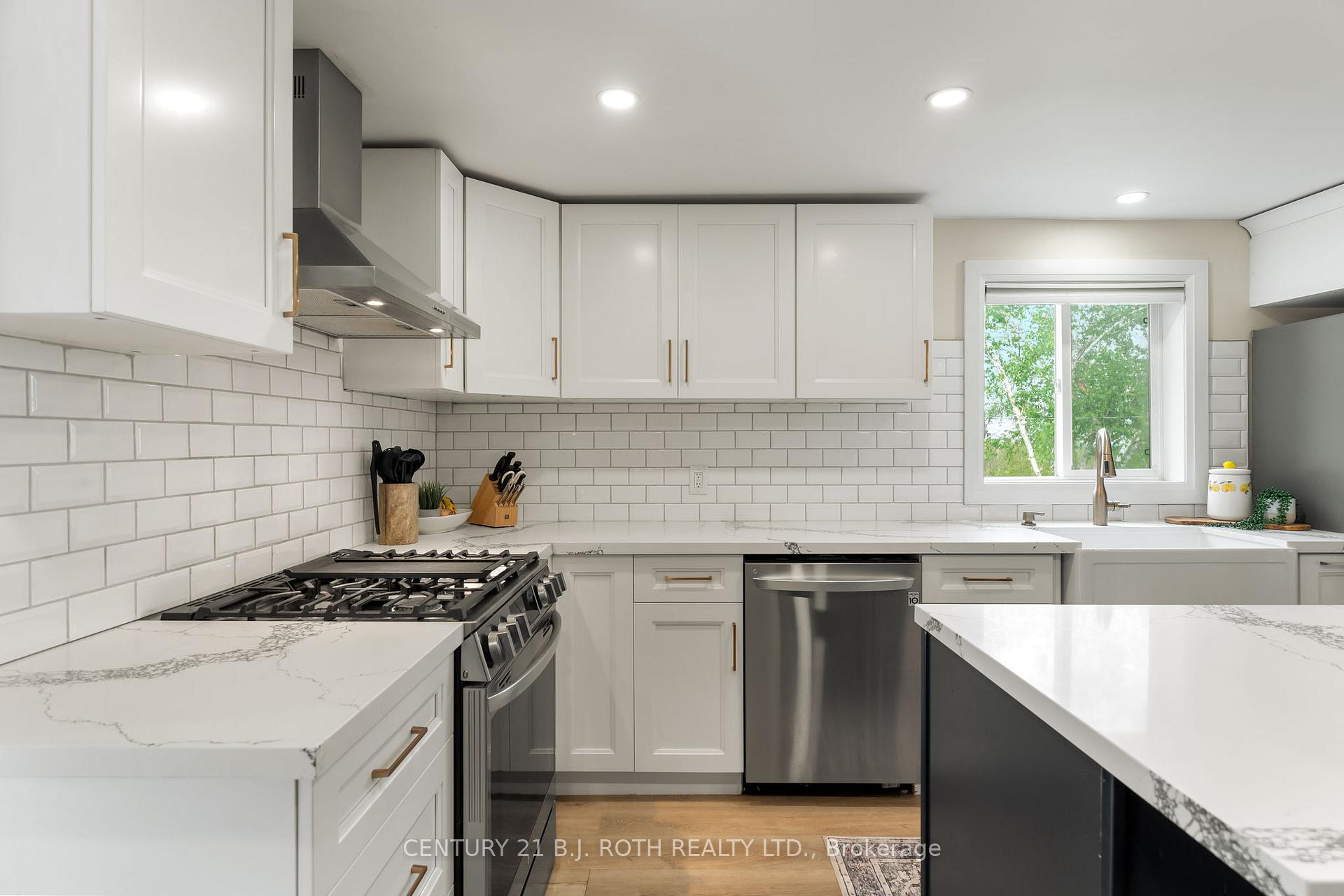 Photo 11 of 390 Arthur Street, Orillia — HOMEH