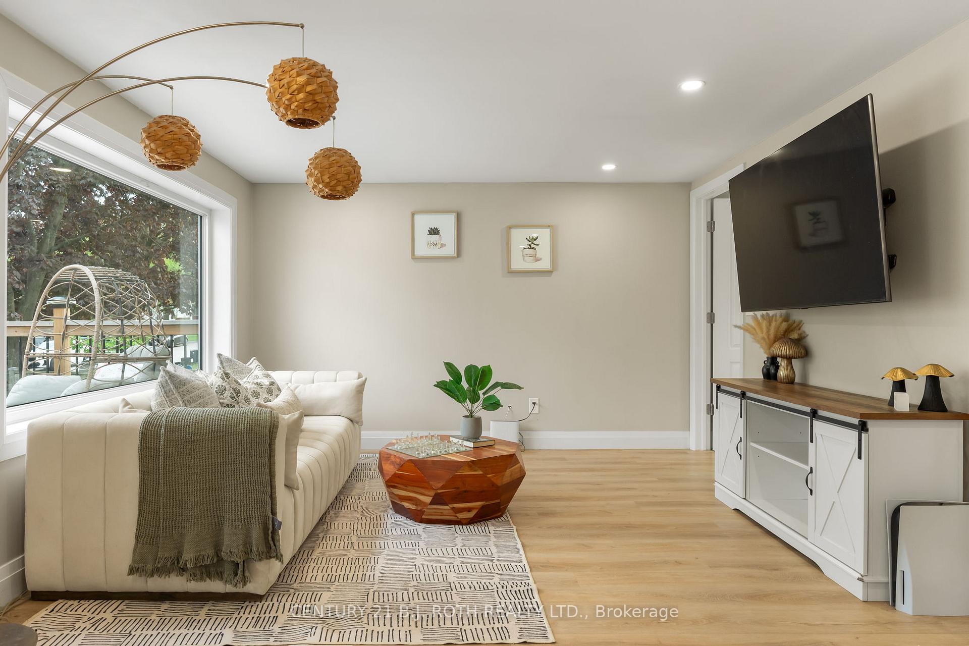 Photo 16 of 390 Arthur Street, Orillia — HOMEH