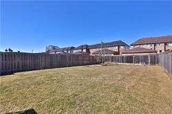 Photo 3 of 218 Helen Avenue, Markham, Village Green-South Unionville — HOMEH