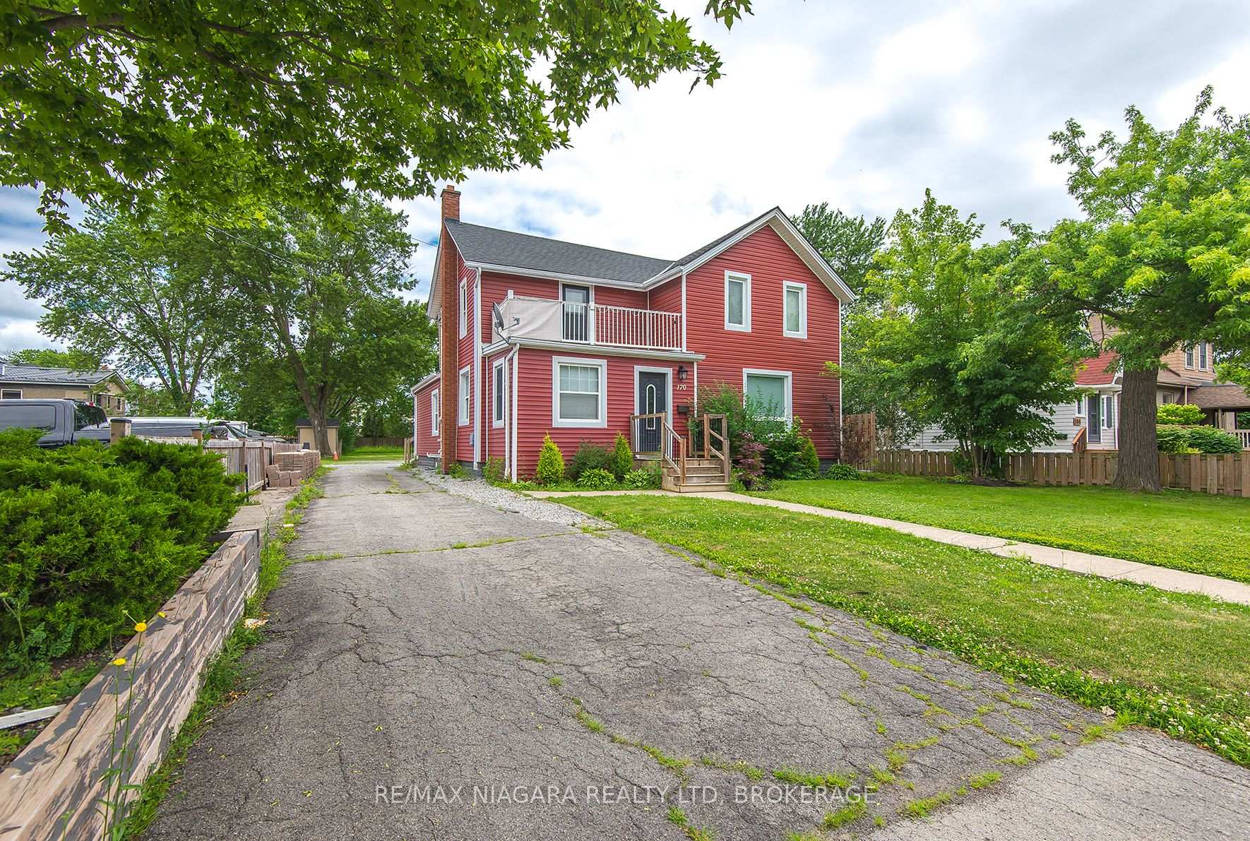 Photo of 170 Hellems Avenue E