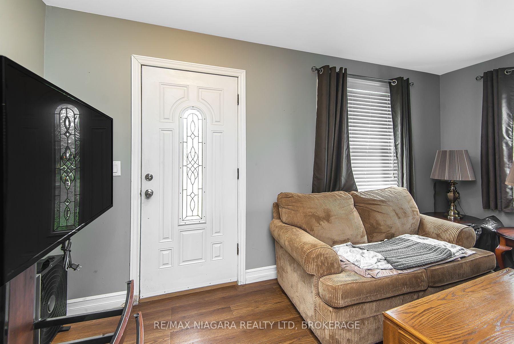 Photo 5 of 170 Hellems Avenue E, Welland, Welland Downtown — HOMEH