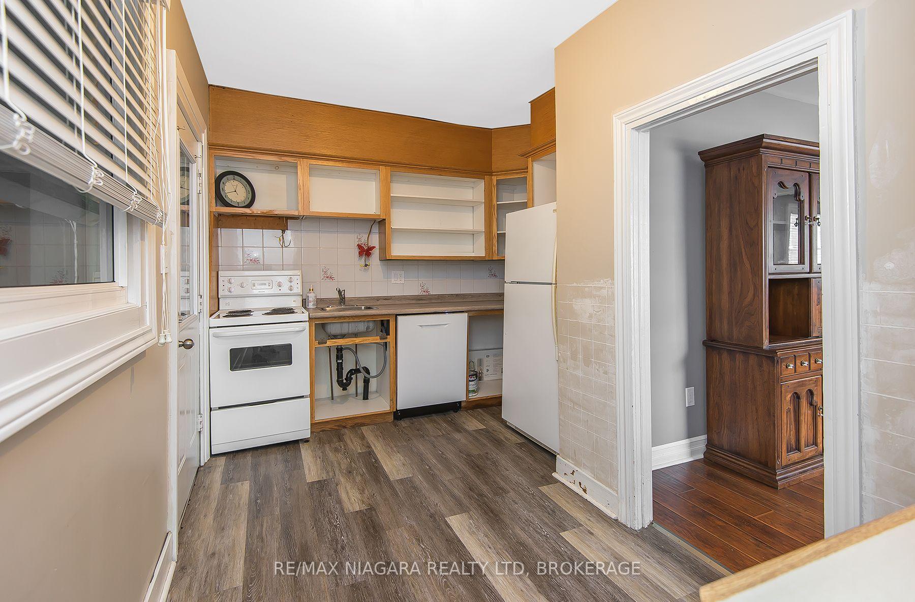Photo 13 of 170 Hellems Avenue E, Welland, Welland Downtown — HOMEH