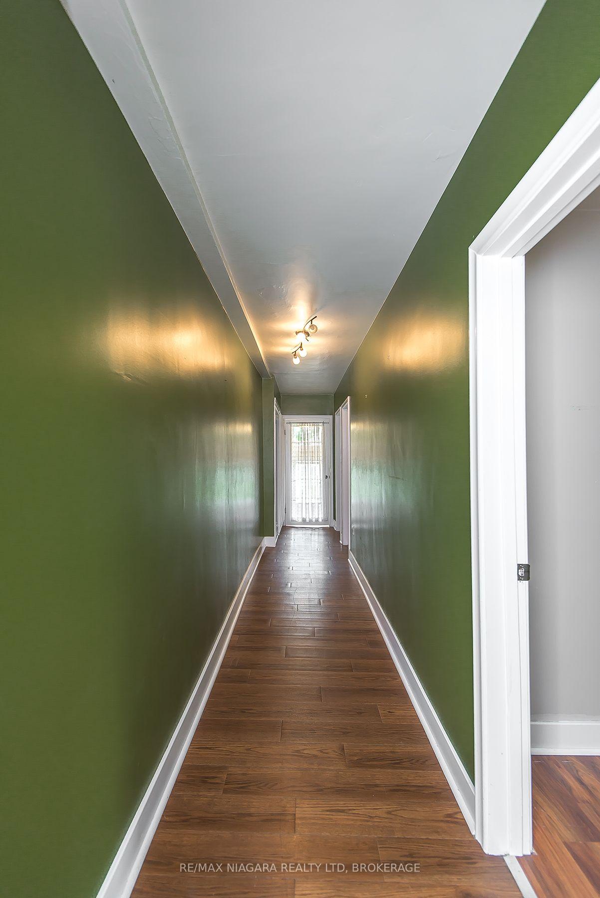 Photo 18 of 170 Hellems Avenue E, Welland, Welland Downtown — HOMEH