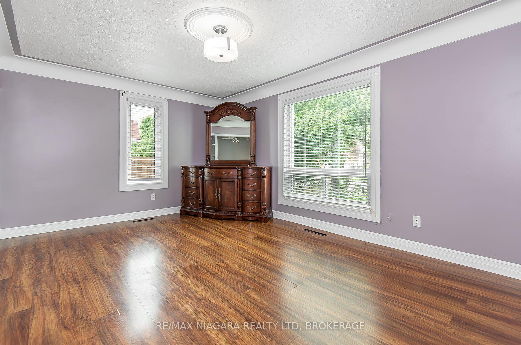 Photo 19 of 170 Hellems Avenue E, Welland, Welland Downtown — HOMEH