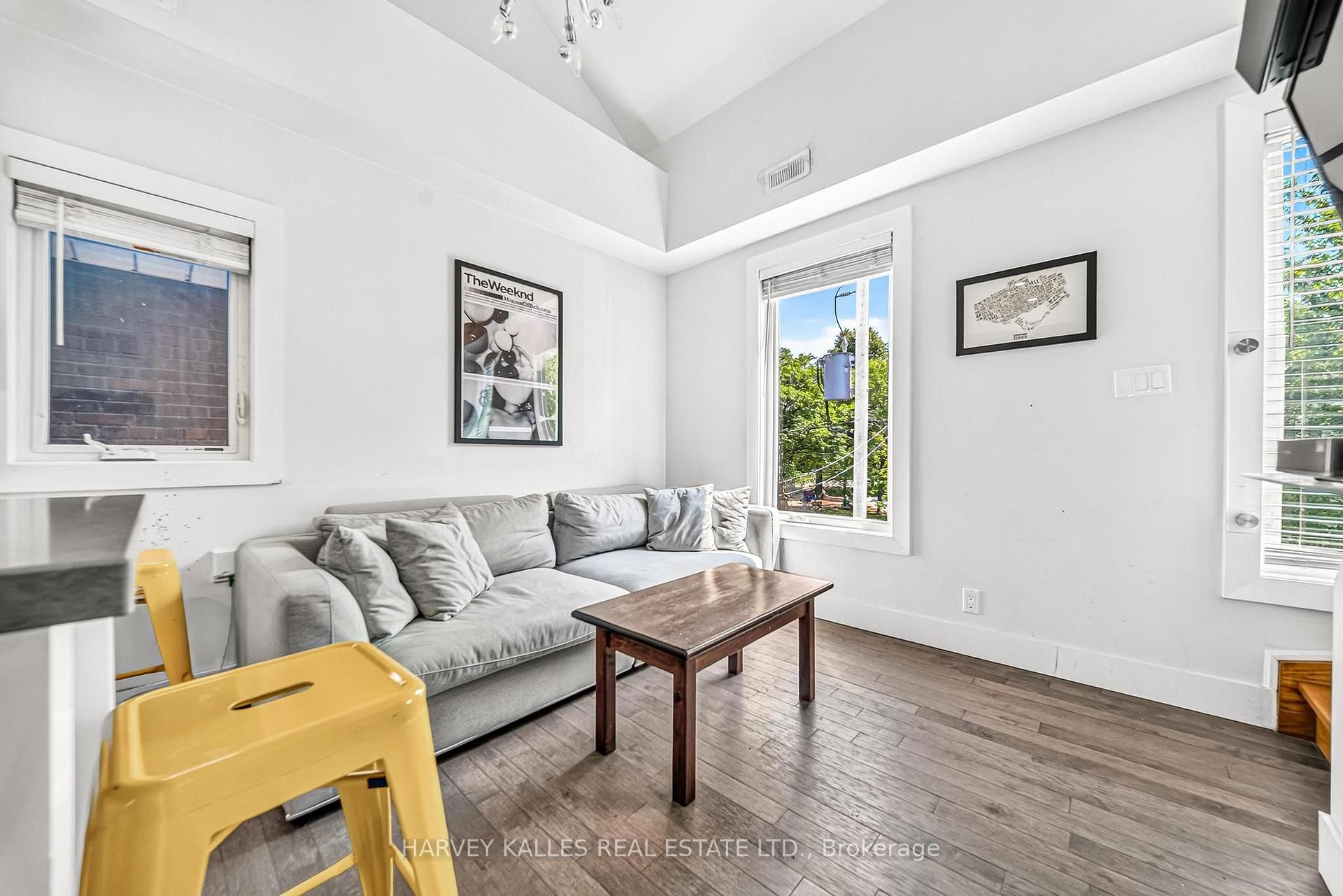 Photo 4 of 160 Lansdowne Avenue, Toronto, Roncesvalles — HOMEH