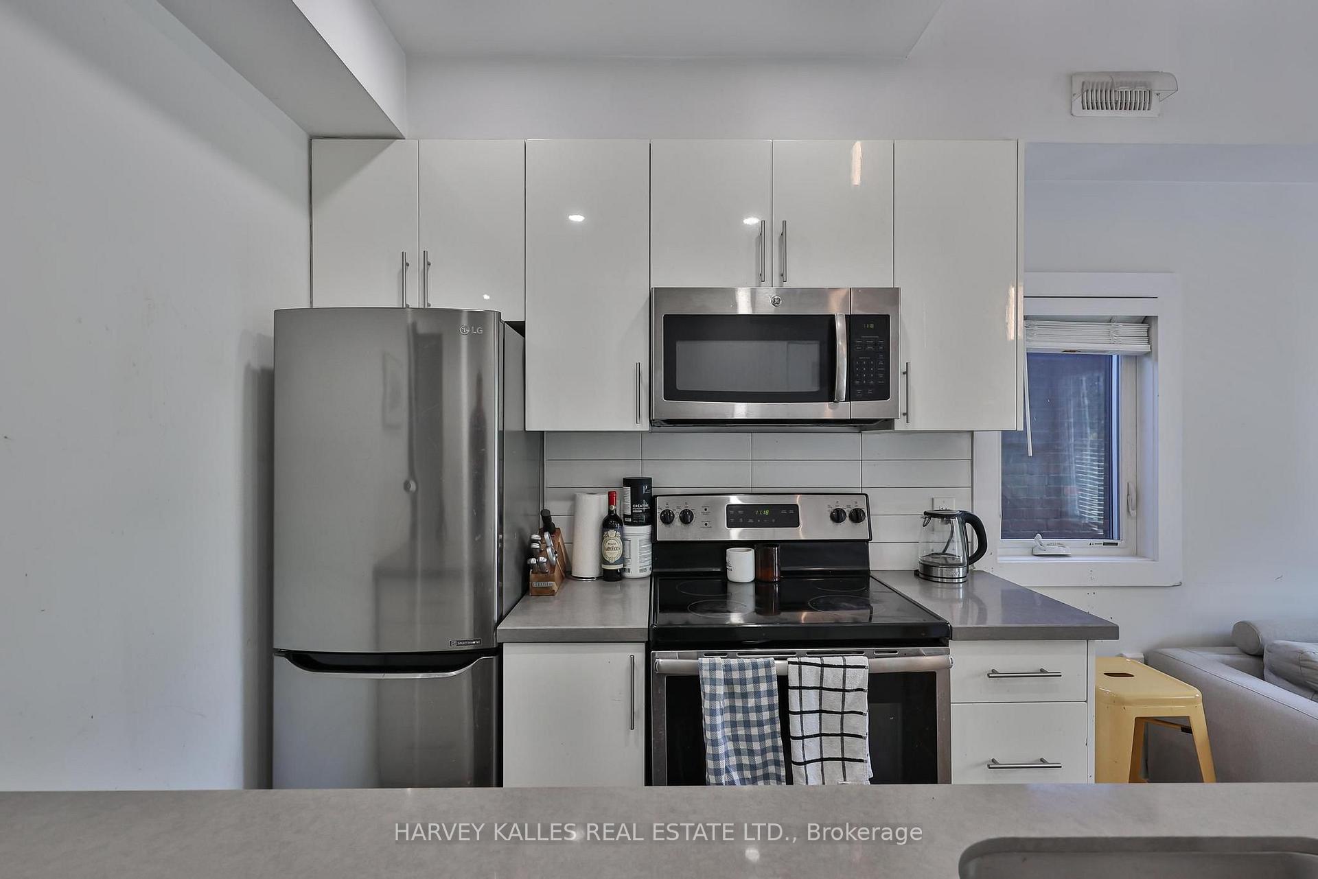 Photo 8 of 160 Lansdowne Avenue, Toronto, Roncesvalles — HOMEH