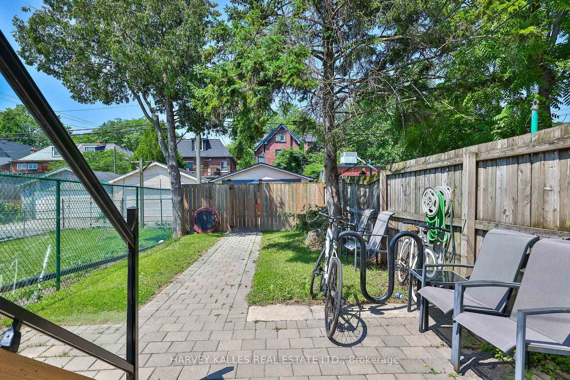 Photo 15 of 160 Lansdowne Avenue, Toronto, Roncesvalles — HOMEH