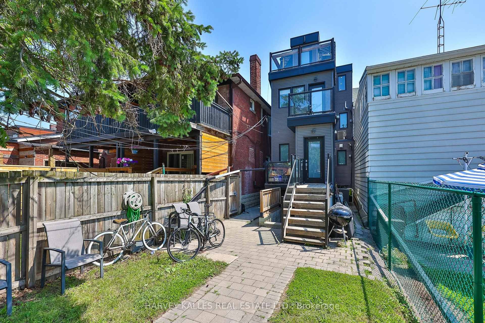 Photo 16 of 160 Lansdowne Avenue, Toronto, Roncesvalles — HOMEH