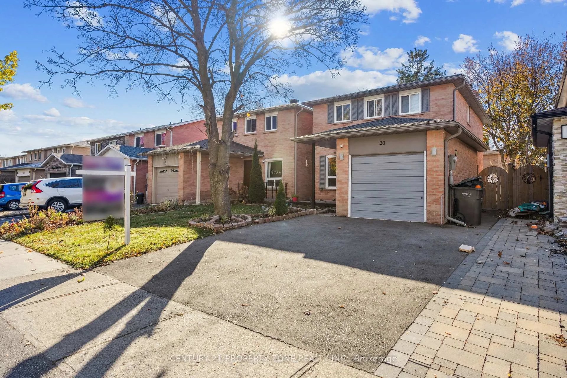 Photo 3 of 20 Royal Palm Drive, Brampton, Heart Lake East — HOMEH