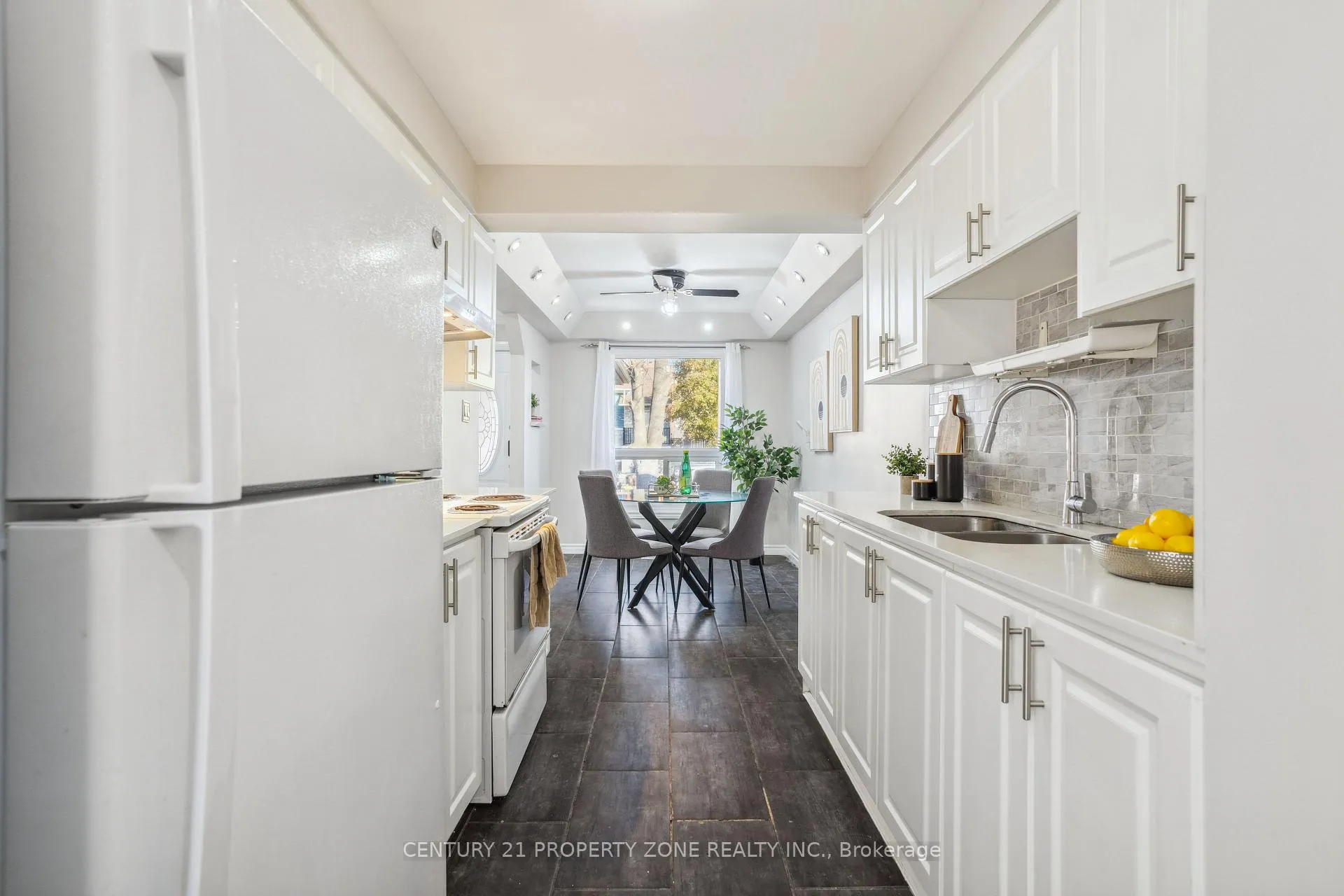 Photo 10 of 20 Royal Palm Drive, Brampton, Heart Lake East — HOMEH