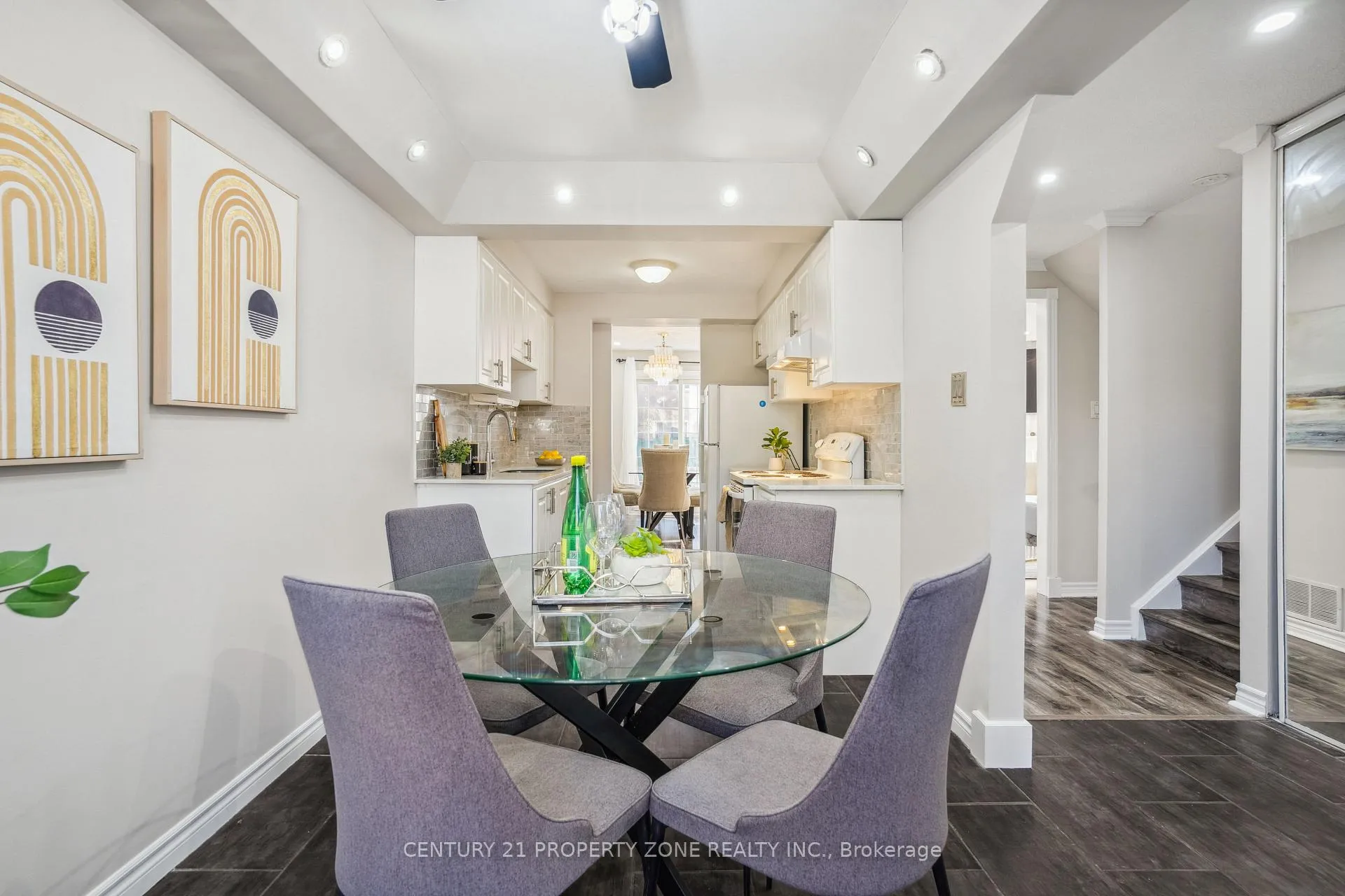 Photo 12 of 20 Royal Palm Drive, Brampton, Heart Lake East — HOMEH