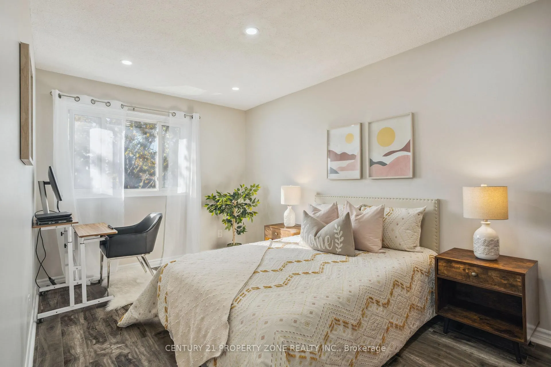 Photo 18 of 20 Royal Palm Drive, Brampton, Heart Lake East — HOMEH