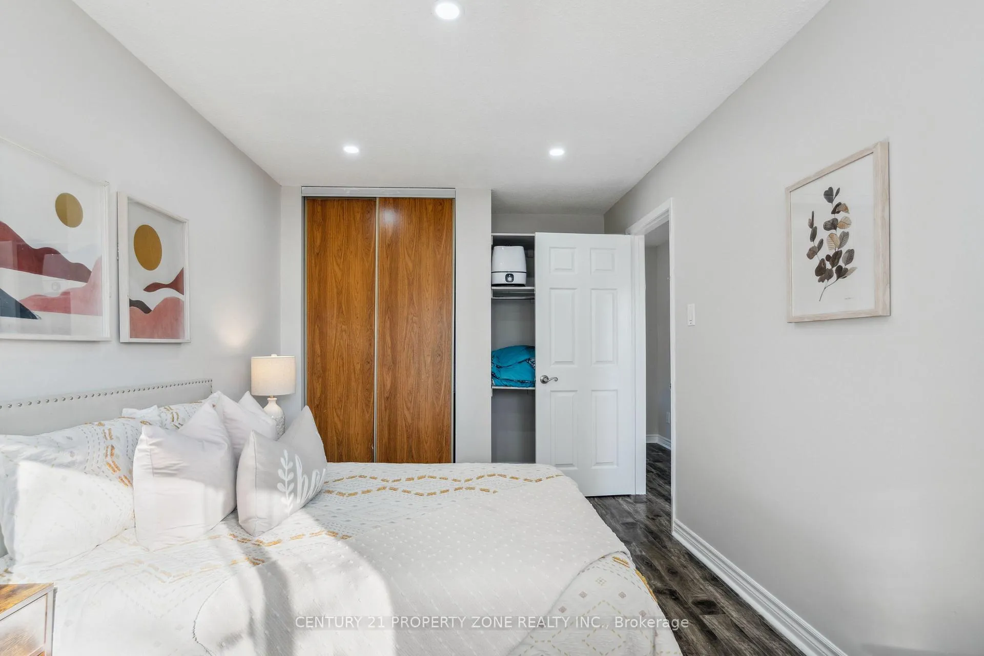Photo 19 of 20 Royal Palm Drive, Brampton, Heart Lake East — HOMEH