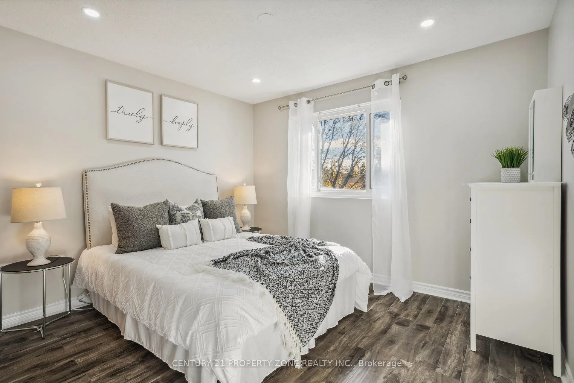 Photo 20 of 20 Royal Palm Drive, Brampton, Heart Lake East — HOMEH