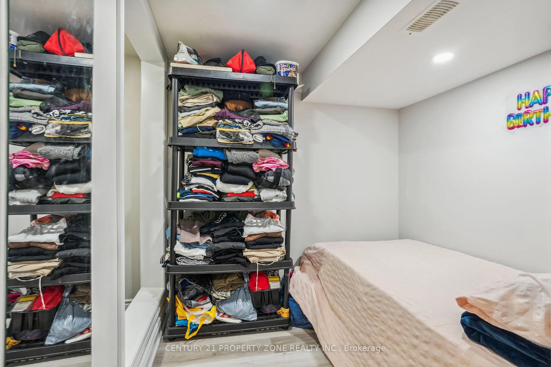 Photo 32 of 20 Royal Palm Drive, Brampton, Heart Lake East — HOMEH