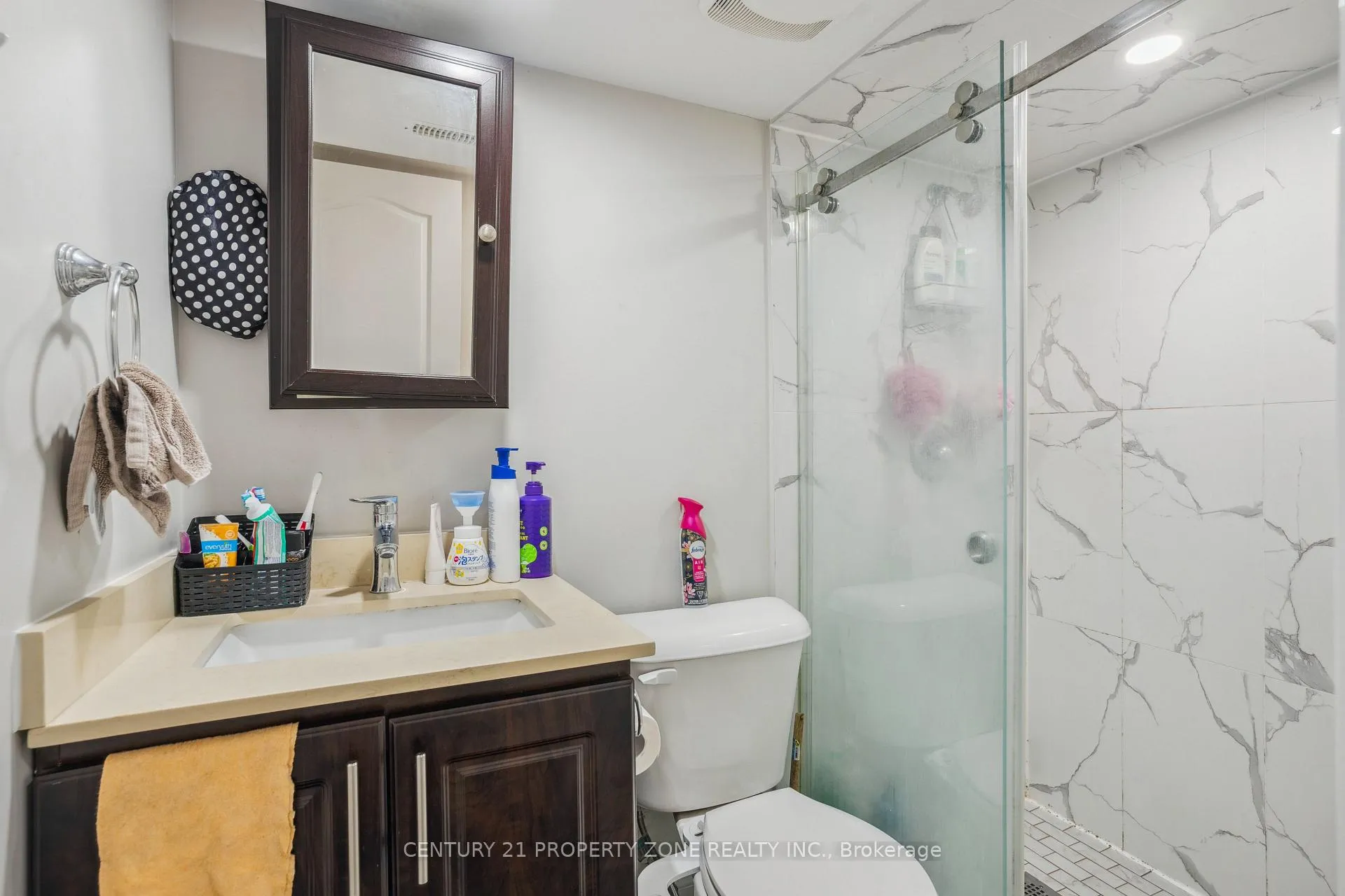 Photo 33 of 20 Royal Palm Drive, Brampton, Heart Lake East — HOMEH