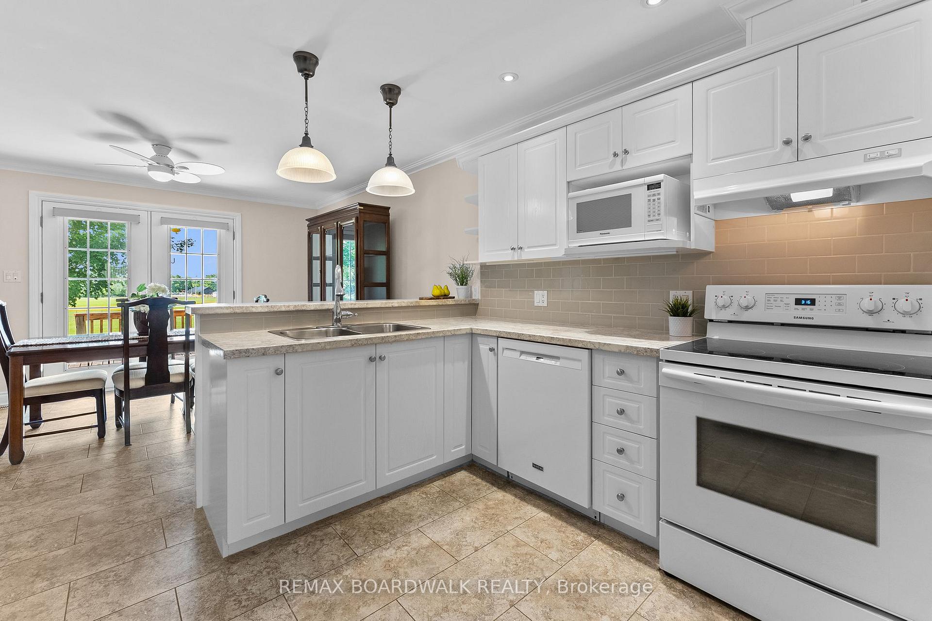 Photo 13 of 60 Dr Gordon Crescent, North Grenville, Kemptville — HOMEH