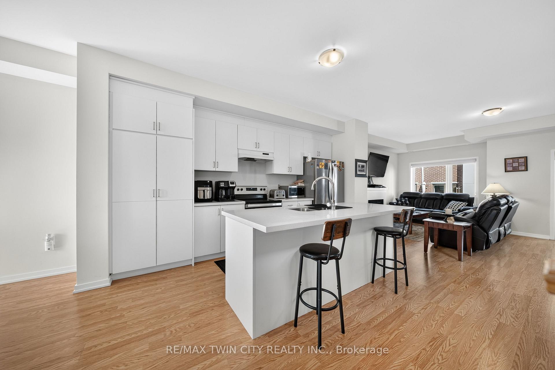 Photo 8 of 49 Lambert Lane, Caledon, Bolton East — HOMEH