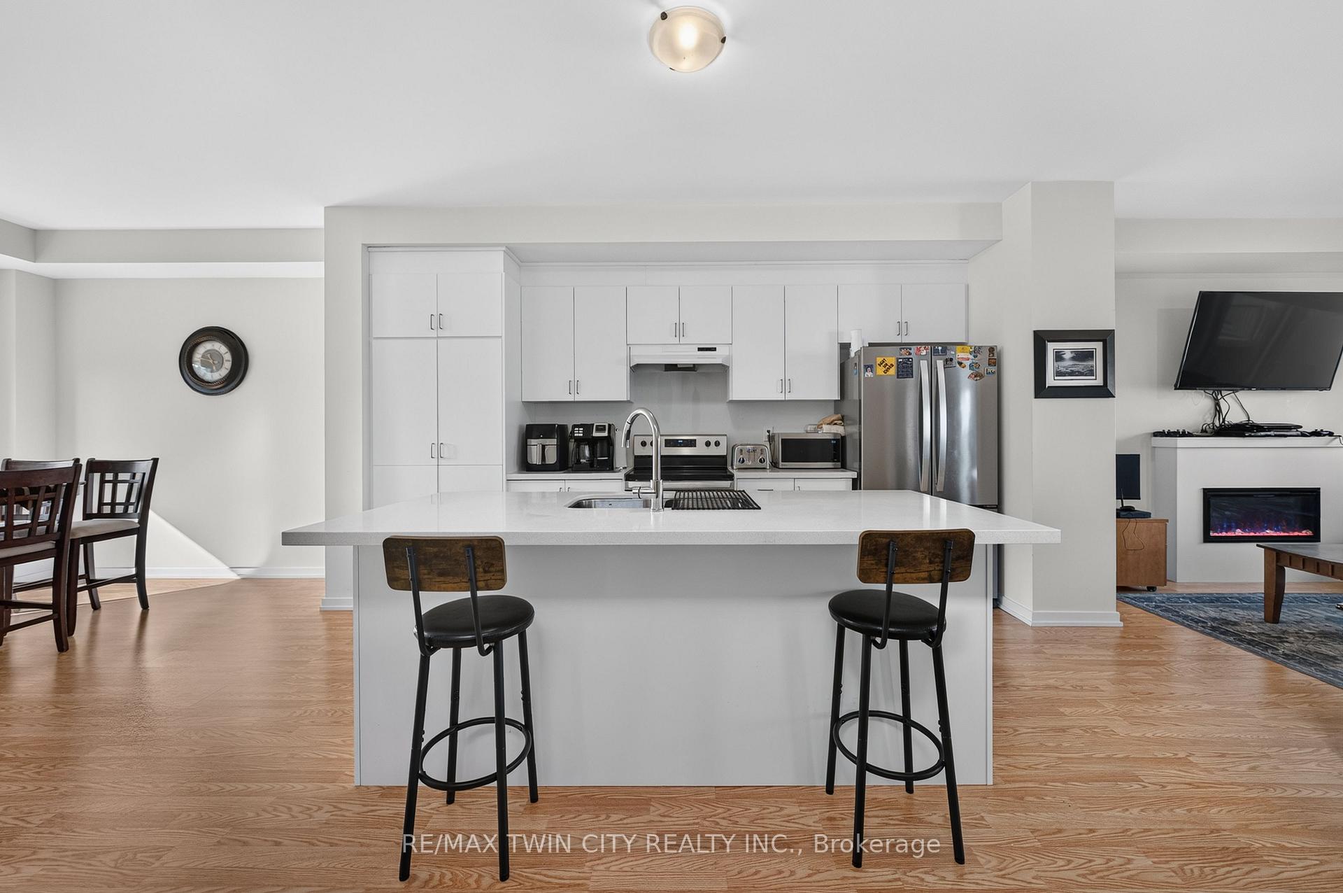 Photo 9 of 49 Lambert Lane, Caledon, Bolton East — HOMEH