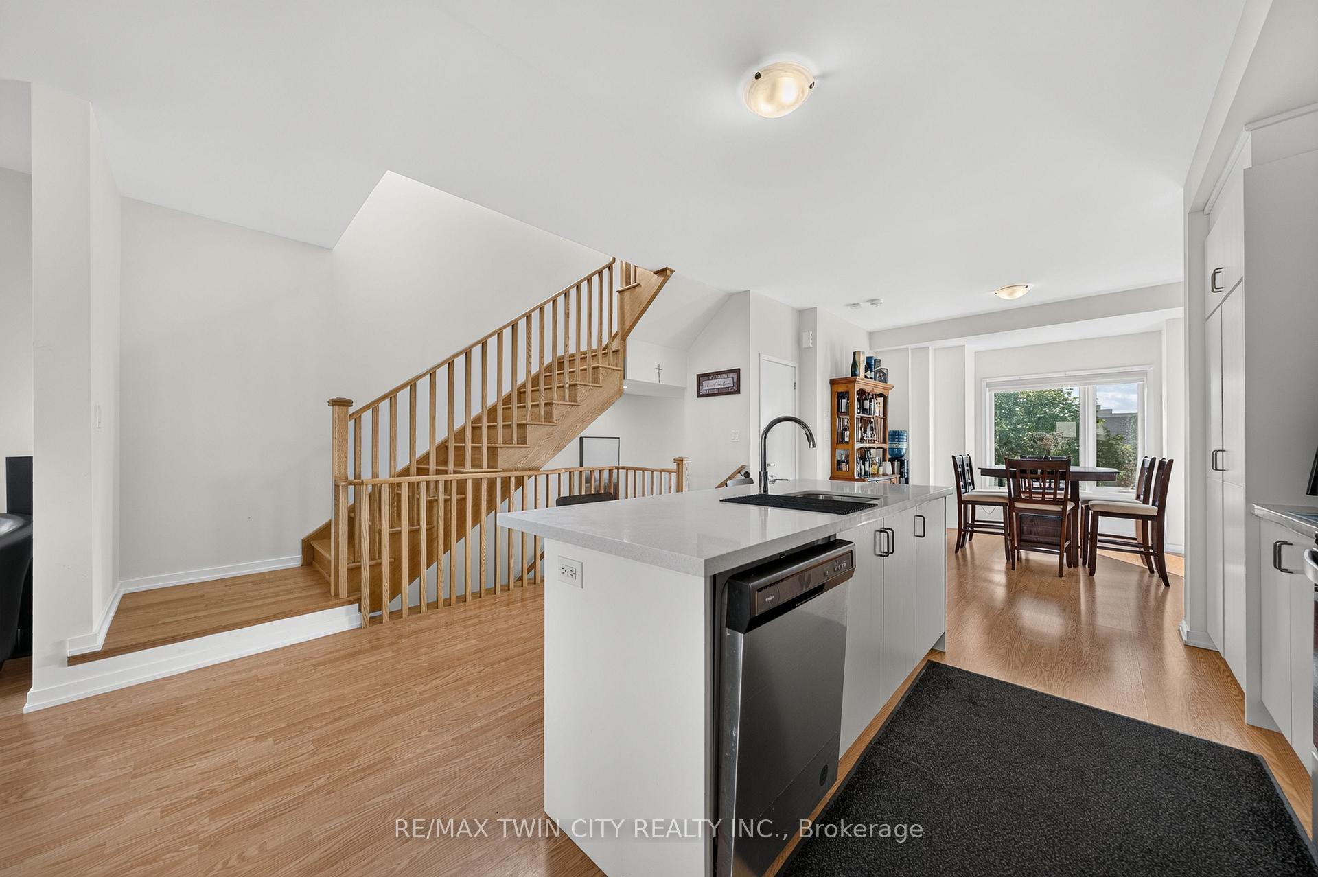Photo 13 of 49 Lambert Lane, Caledon, Bolton East — HOMEH