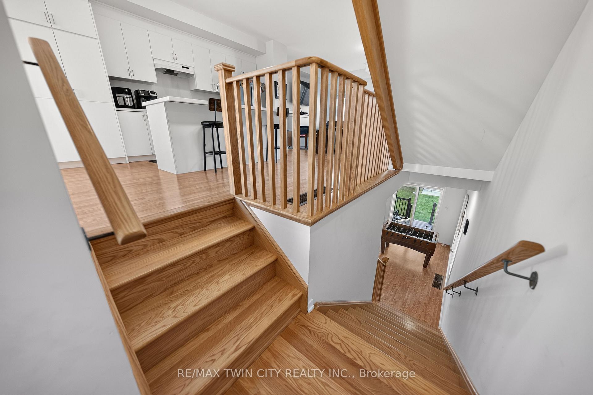 Photo 37 of 49 Lambert Lane, Caledon, Bolton East — HOMEH