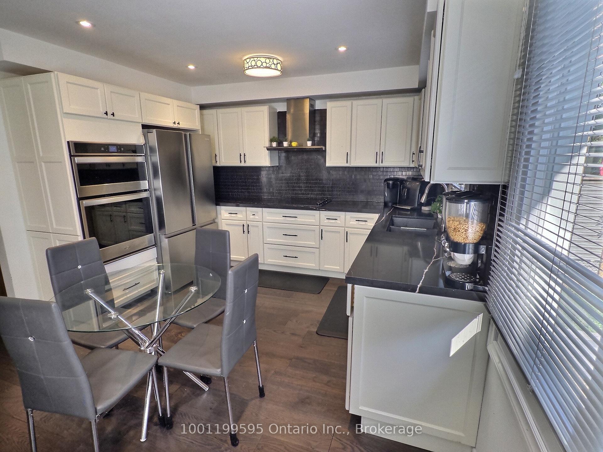 Photo 2 of 352 Crossland Gate, Newmarket, Glenway Estates — HOMEH