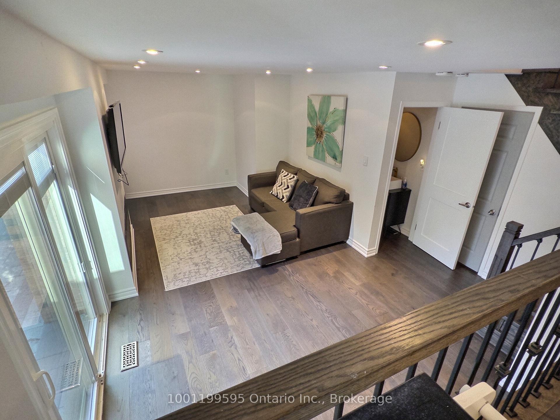 Photo 6 of 352 Crossland Gate, Newmarket, Glenway Estates — HOMEH