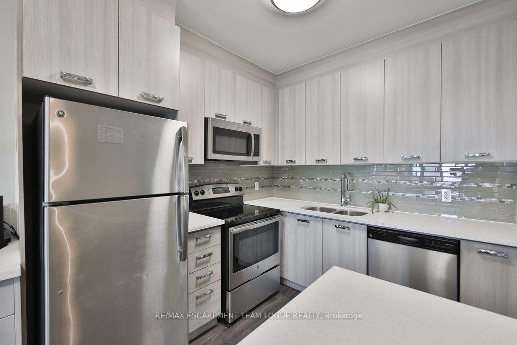 Photo 6 of Unit 1104, 150 Main Street W, Hamilton, Central — HOMEH
