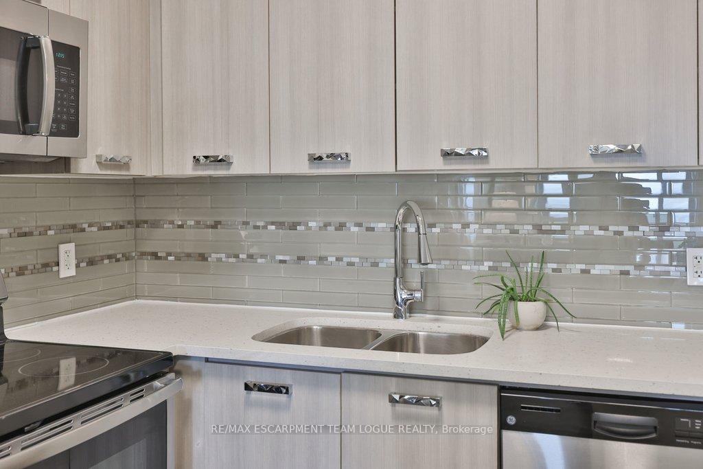 Photo 7 of Unit 1104, 150 Main Street W, Hamilton, Central — HOMEH