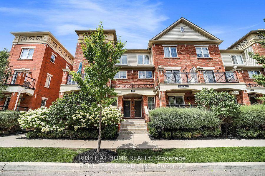 Photo 5 of Unit Unit 30, 2500 Post Road, Oakville, River Oaks — HOMEH