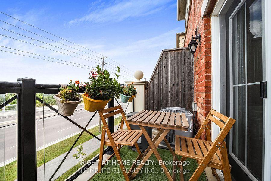 Photo 10 of Unit Unit 30, 2500 Post Road, Oakville, River Oaks — HOMEH