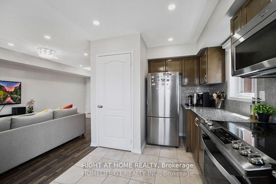 Photo 12 of Unit Unit 30, 2500 Post Road, Oakville, River Oaks — HOMEH