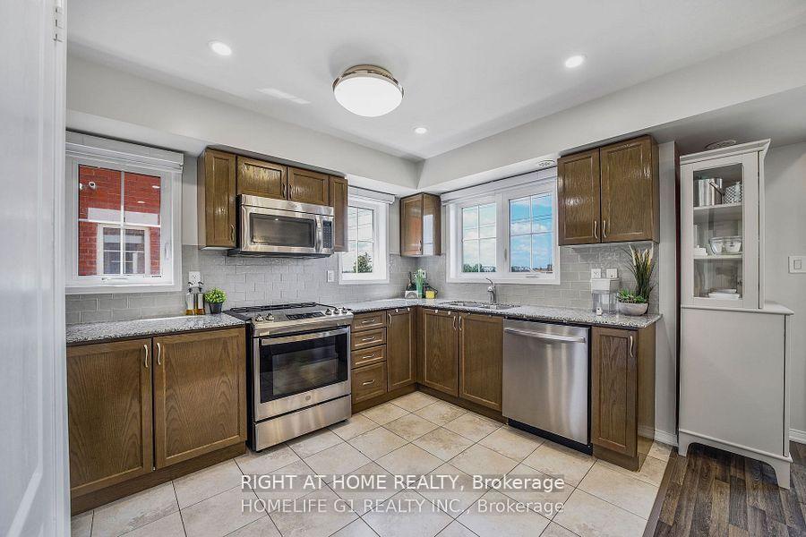 Photo 14 of Unit Unit 30, 2500 Post Road, Oakville, River Oaks — HOMEH