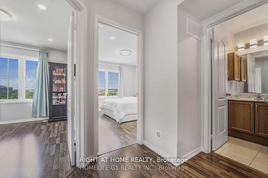 Photo 28 of Unit Unit 30, 2500 Post Road, Oakville, River Oaks — HOMEH