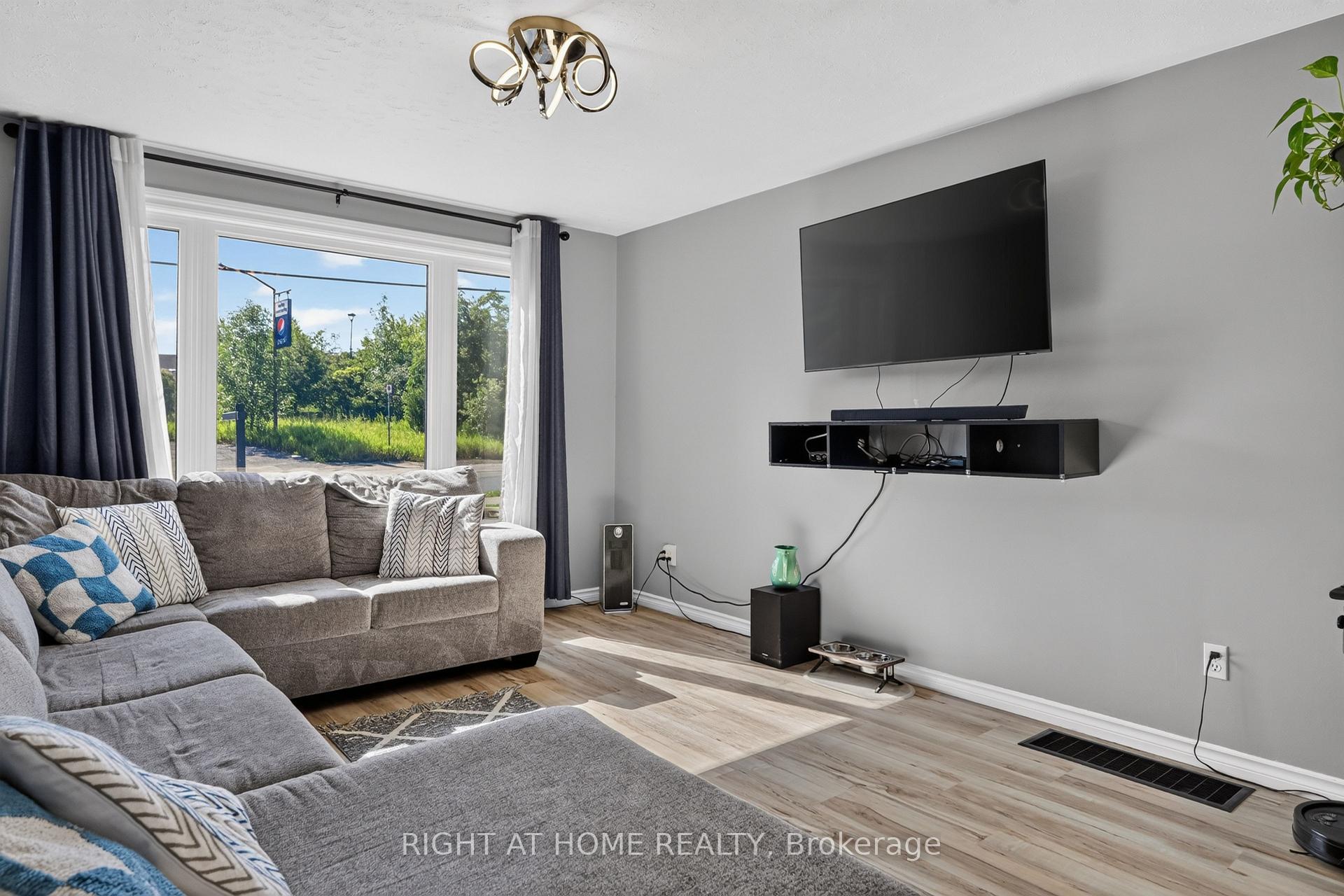 Photo 5 of 541 River Road S, Peterborough, Ashburnham Ward 4 — HOMEH
